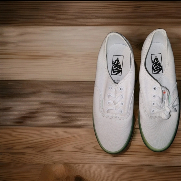 Vans Women's White and Green Checkered Sneakers Size 7 - Picture 2 of 15